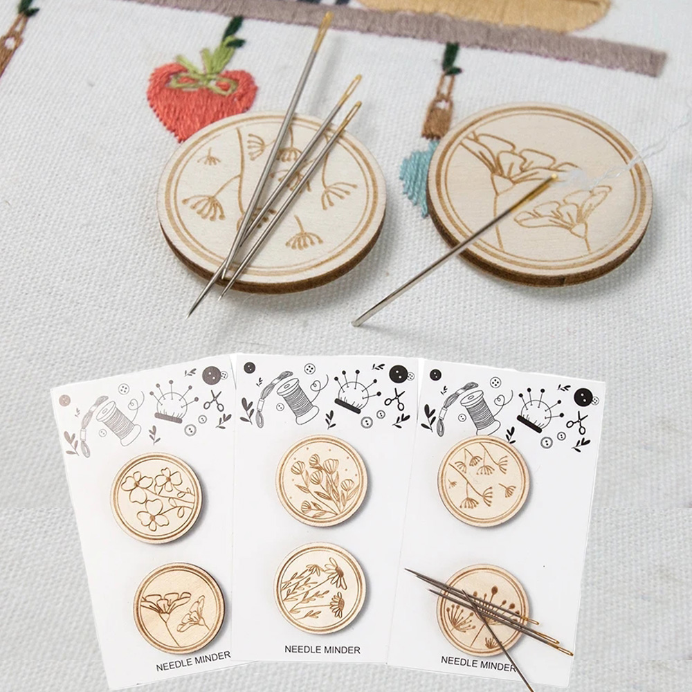 2Pcs Cross Stitch Wood Needle  - огляд і ціна Needle Minder Magnet