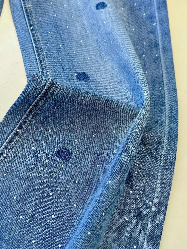 Rose Embroidered Hot Diamond J - огляд і ціна Embroidery Jeans Sakura