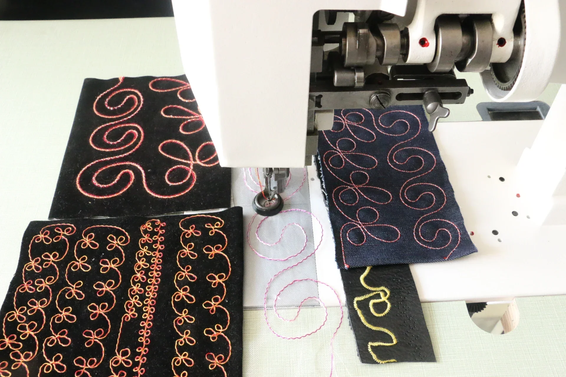 Hot sales DS-1121 Handle Opera - огляд і ціна Embroidery Zig Zag Stitch
