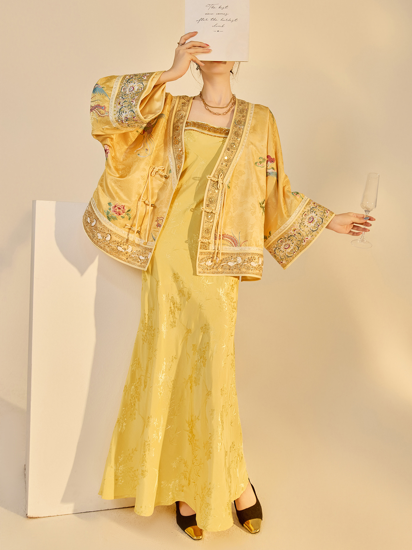 Autumn New Fashion V-neck High - огляд і ціна Embroidery A
